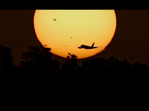 Media, 'attacco dell'Iran con droni all'aeroporto di Dubai'