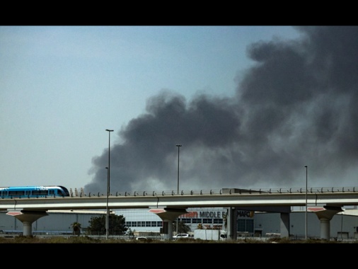 Emirati, tre morti e 58 feriti nei raid iraniani da ieri