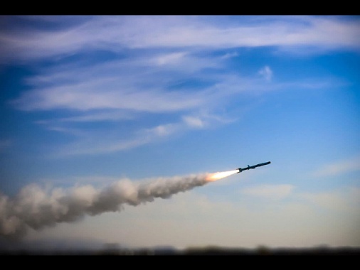 Usa, 'colpita nave da guerra iraniana nel golfo di Oman, sta affondando'