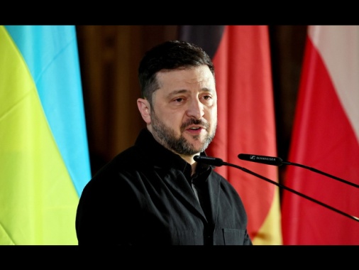 Zelensky, 'Mosca sta preparando nuovi raid alle nostre infrastrutture'