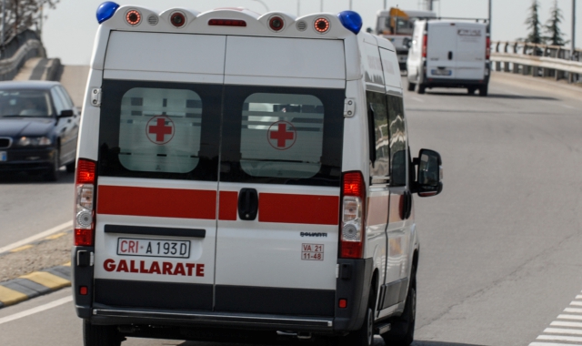 Ferito da arma da fuoco: giallo a Sumirago