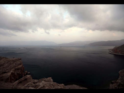 Iran, 'Hormuz è chiuso, colpiremo chi cerca di passare'