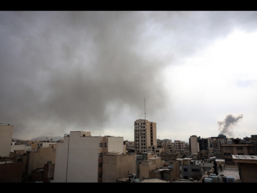 Israele riprende ad attaccare Teheran