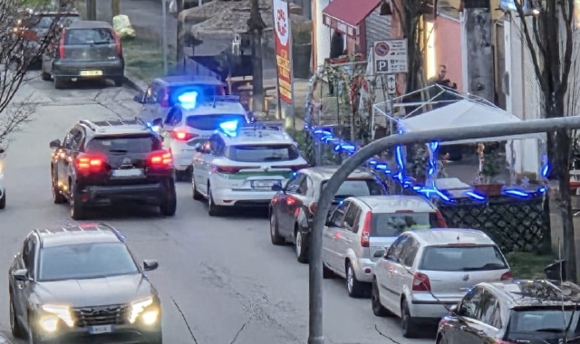 Le pattuglie della polizia locale intervenute in corso Italia