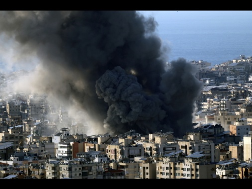 Esercito israeliano entra in Libano via terra