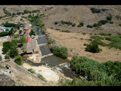 Media, forze israeliane avanzano in località nel sud del Libano