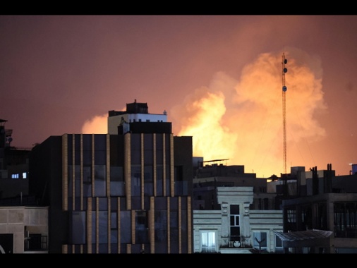 ++ Balzo del prezzo del petrolio al'avvio a New York, +7% ++