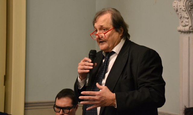 Gigi Farioli al dibattito organizzato a Villa Calcaterra