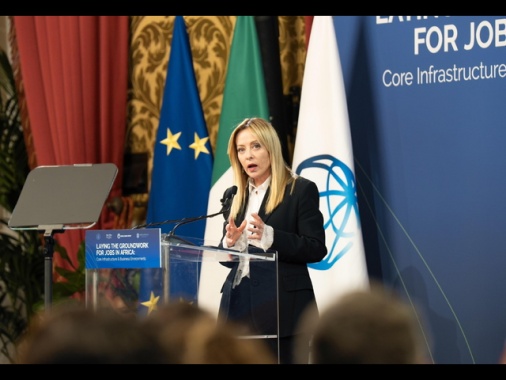 Meloni, pronta ad aumentare le tasse a chi specula sulle bollette