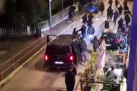 Video e caos in via Como: in otto fuori da Varese per due anni