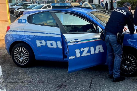 Il prof, l’allarme coltello in classe, il caos: arriva la polizia