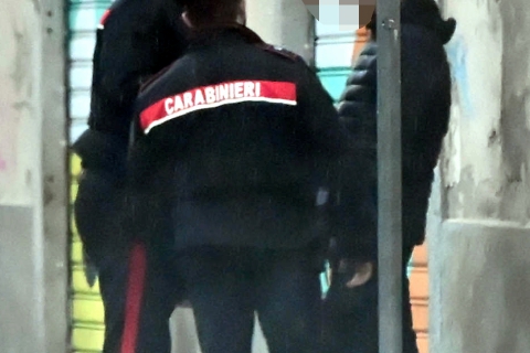 Rapito e rapinato: tre giovani arrestati