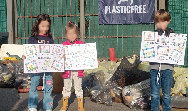 Anche i bambini ripuliscono Angera: raccolti 5 quintali di rifiuti