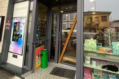 «Dopo i furti dormo dentro l’edicola»