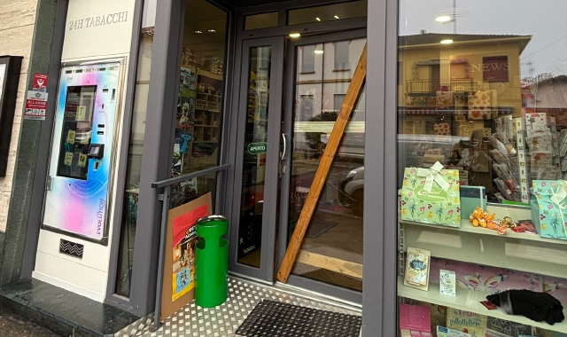 «Dopo i furti dormo dentro l’edicola»