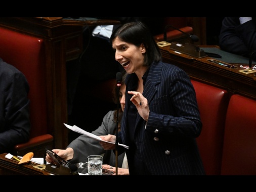 Schlein, Meloni sta facendo tutto da sola. Noi ci siamo ma posi clava