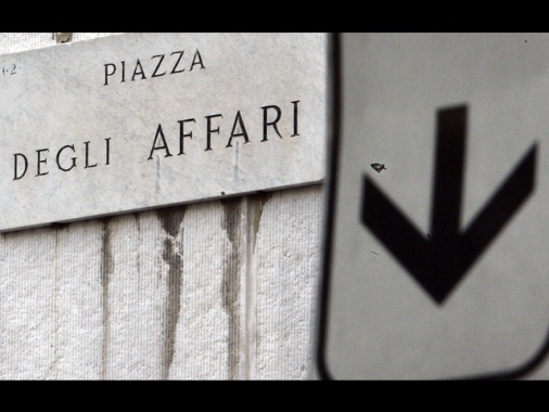 Borsa: Milano chiude in calo dello 0,71%, pesanti le banche