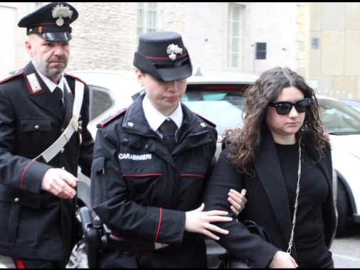 Chiara Petrolini in aula, 'non sono una madre assassina'