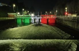 Il nodo idraulico di Turbigo illuminato di Tricolore: «messaggio di pace»