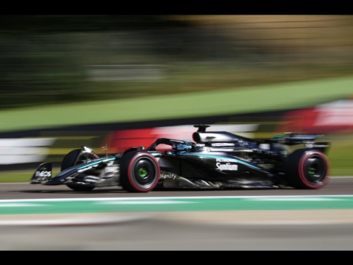 F1: Cina, Russel vince la gara sprint davanti alle Ferrari