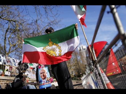 Media, 'arrestati in Iran 54 sostenitori di Pahlavi, 11 neutralizzati'