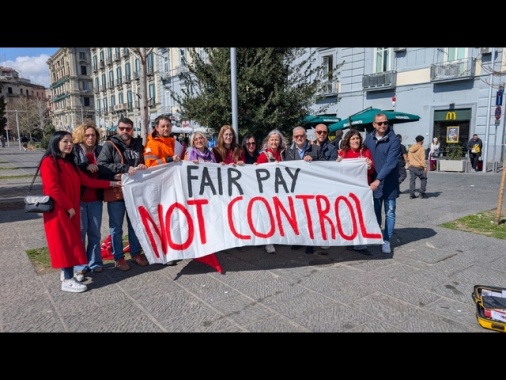 Rider in piazza a Napoli, 'ora vogliamo un vero contratto di lavoro'