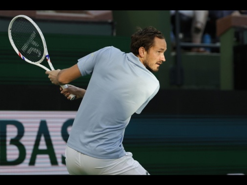 Tennis, Medvedev sconfigge Alcaraz e vola in finale contro Sinner