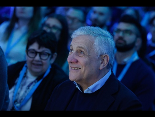 Tajani, ci può essere un taglio accise compensato dall'aumento dell'Iva