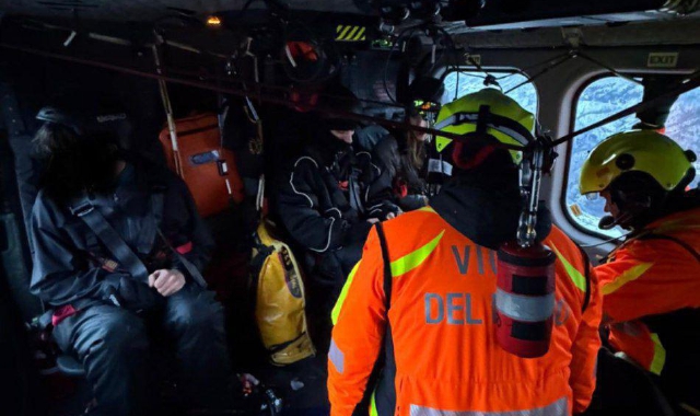 Vanno in escursione sulla neve: in tre salvati dal “Drago”