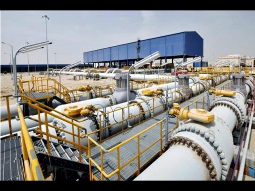 Emirati, 'incendio dopo raid di droni su un importante campo petrolifero'