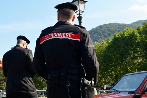 Tampona, minaccia, pretende soldi: arrestato per estorsione