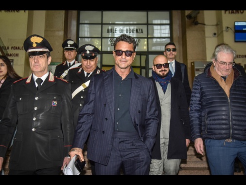 Accusato di diffamazione a calciatore Pellegrini, Corona a giudizio