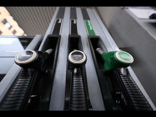 Salvini 'stasera in cdm taglio accise carburante'