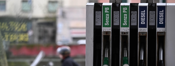 Carburanti, taglio di 25 centesimi al litro da oggi