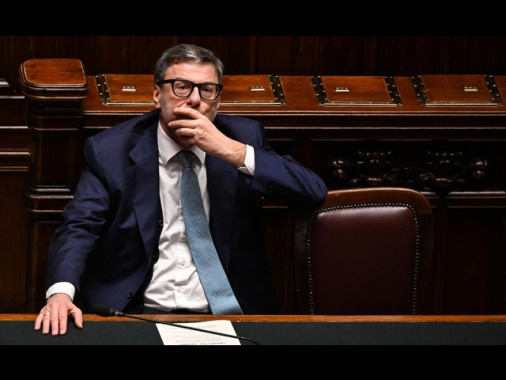 Giorgetti, 'guerra è stress test impegnativo per i conti pubblici'