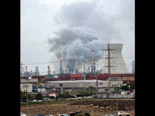 Raffineria Haifa colpita da frammento intercettore, non da bomba a grappolo Iran