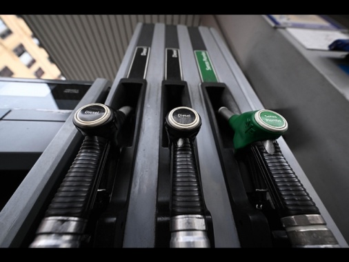 Staffetta, primi effetti del taglio accise, il gasolio self a 1,978 euro