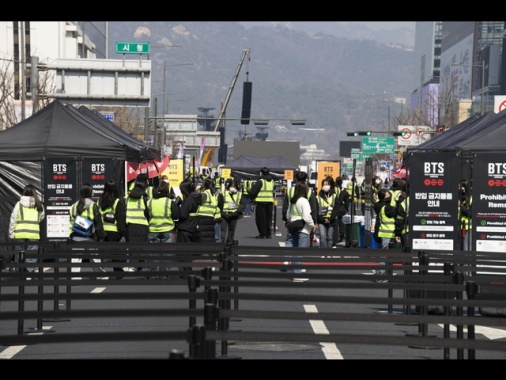 Centinaia di migliaia di fan a Seul per il ritorno dei Bts