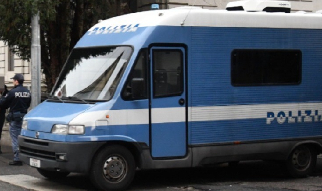 «Bomba vicino alla stazione». Ma la granata è finta