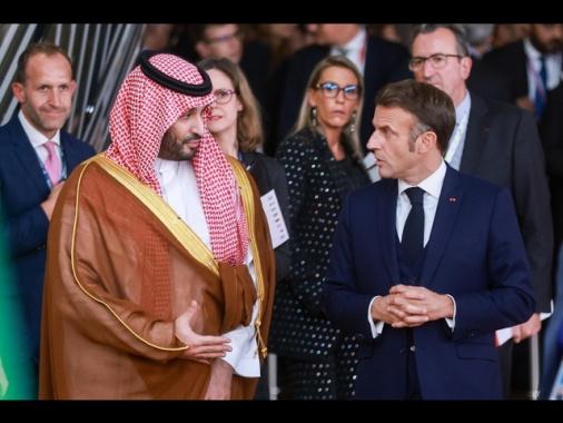 Macron sente Bin Salman, 'serve moratoria su infrastrutture energetiche'