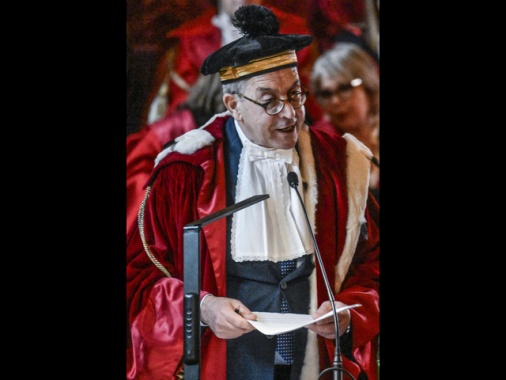 A Napoli i magistrati brindano cantando 'Bella ciao'