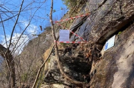 Cadono sassi sulla ferrata: chiusa la “Walserfall”