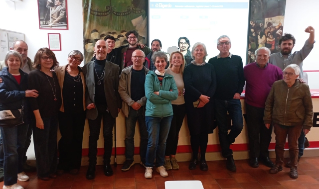 Vince il No, brindisi a Varese