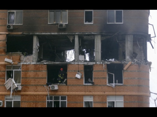 Kiev, 'raid russo contro grattacielo a Dnipro, ci sono feriti'