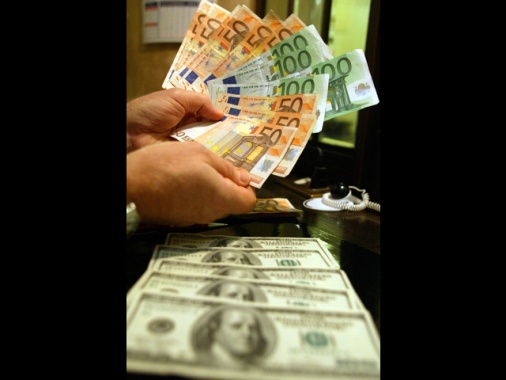 Euro in calo sul dollaro, a quota 1,1595