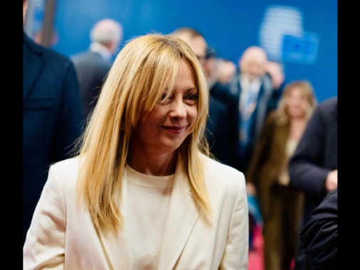 Meloni al palazzo presidenziale algerino, al via l'incontro con Tebboune