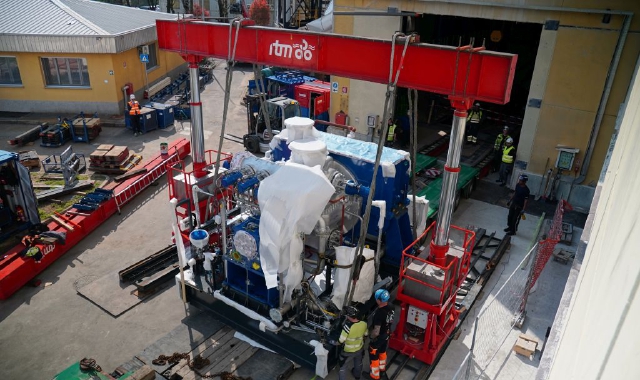 Il nuovo turbogruppo fuori dall’impianto di Neutalia a Busto Arsizio