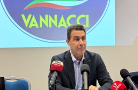 Vannacci a Varese sfida la Nazionale: «Via la vecchia politica»