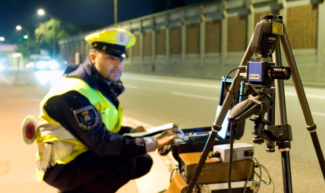 Controlli della polizia locale contro la velocità in via San Michele del Carso