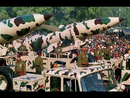 L'India acquista armi per 25 miliardi, 'anche i sistemi S-400 russi'